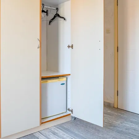 Matala Hostel ホステル *