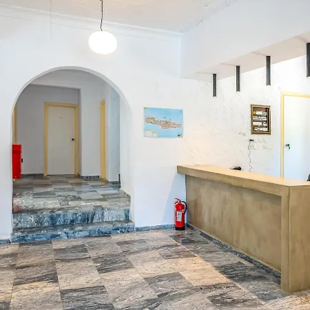 ホステル Matala Hostel マタラ